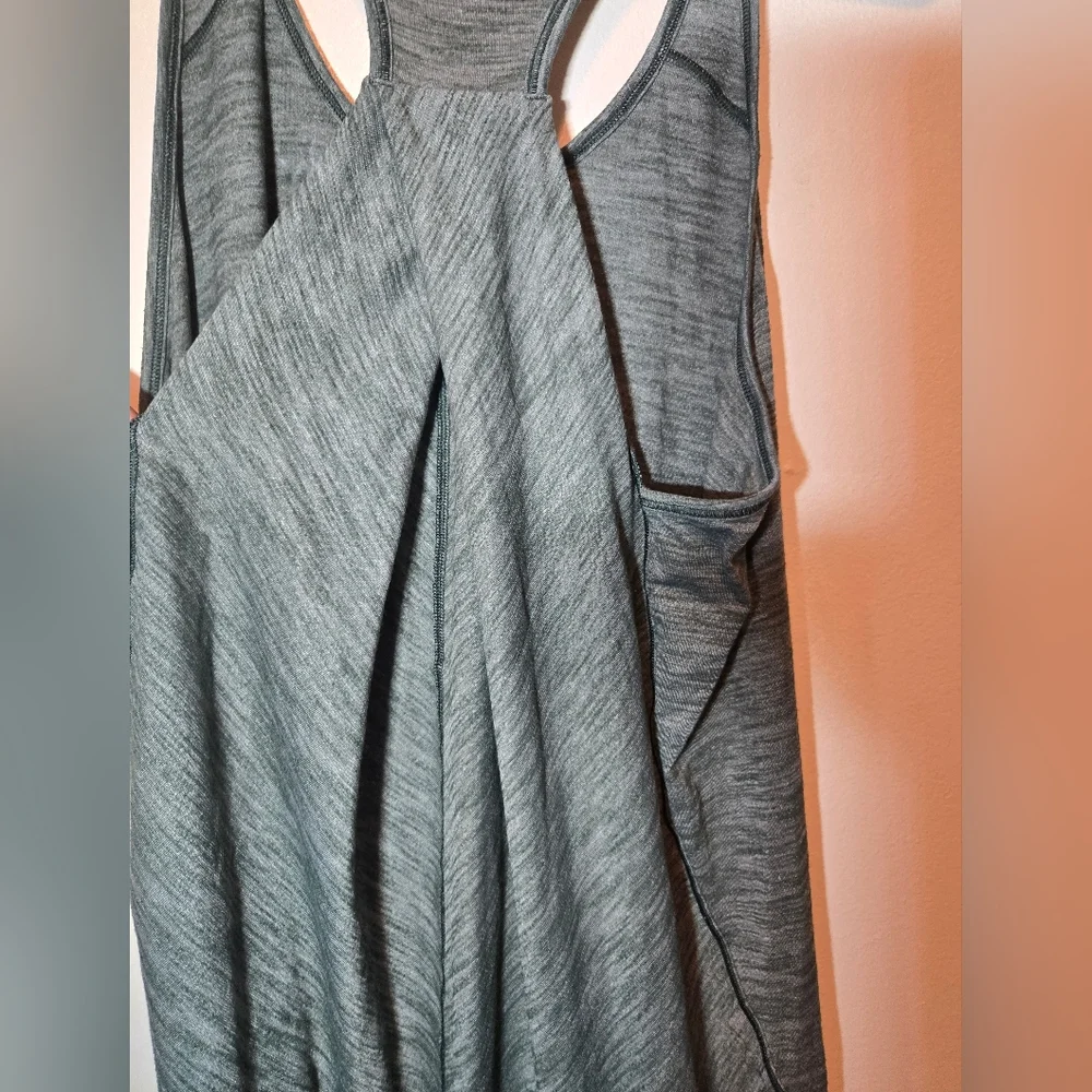 Lululemon Athletic Womens Tank Size 8 Green - Picture 5 of 5
